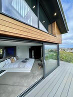 Uno - St Ives