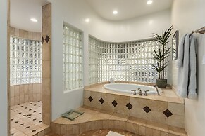 Cloud Chandler 4 Bedroom Home by RedAwning