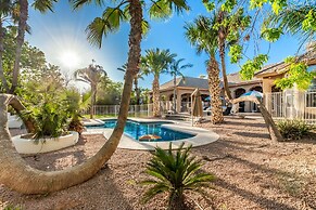 Cloud Chandler 4 Bedroom Home by RedAwning