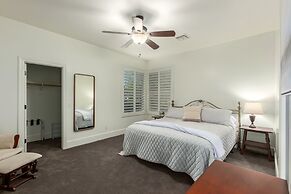 Cloud Chandler 4 Bedroom Home by RedAwning