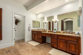 Cloud Chandler 4 Bedroom Home by RedAwning