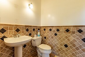 Cloud Chandler 4 Bedroom Home by RedAwning