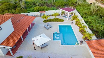 NEW Listing Stunning Island Getaway With Pool!