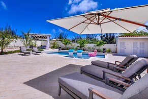 NEW Listing Stunning Island Getaway With Pool!