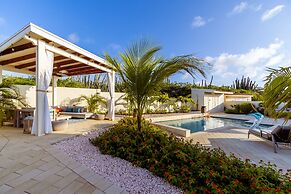 NEW Listing Stunning Island Getaway With Pool!