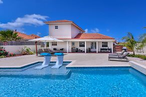 NEW Listing Stunning Island Getaway With Pool!