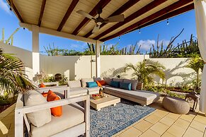 NEW Listing Stunning Island Getaway With Pool!