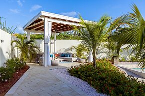 NEW Listing Stunning Island Getaway With Pool!