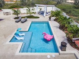 NEW Listing Stunning Island Getaway With Pool!