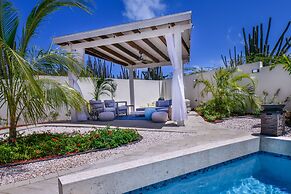NEW Listing Stunning Island Getaway With Pool!