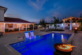 NEW Listing Stunning Island Getaway With Pool!