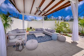 NEW Listing Stunning Island Getaway With Pool!