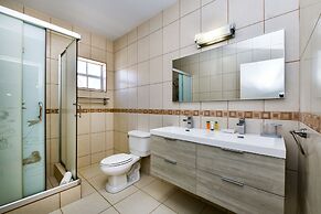 NEW Listing Stunning Island Getaway With Pool!