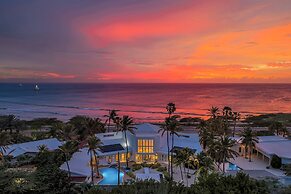 Ocean Front 7-bedroom 7-bath Sunset Views Malmok!
