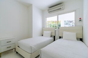 Ocean Front 7-bedroom 7-bath Sunset Views Malmok!