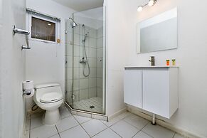 Ocean Front 7-bedroom 7-bath Sunset Views Malmok!