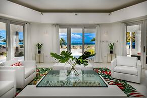 Ocean Front 7-bedroom 7-bath Sunset Views Malmok!