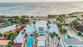 Ocean Front 7-bedroom 7-bath Sunset Views Malmok!