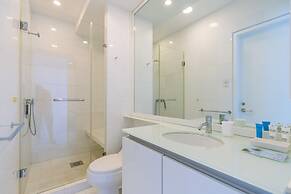 Ocean Front 7-bedroom 7-bath Sunset Views Malmok!