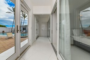 Ocean Front 7-bedroom 7-bath Sunset Views Malmok!