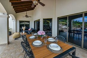 NEW Gorgeous Listing With Hot Tub& Golf Course View! in Tierra del Sol