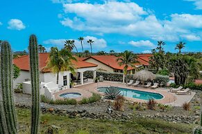 NEW Gorgeous Listing With Hot Tub& Golf Course View! in Tierra del Sol