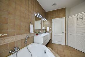 NEW Gorgeous Listing With Hot Tub& Golf Course View! in Tierra del Sol