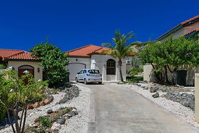 NEW Gorgeous Listing With Hot Tub& Golf Course View! in Tierra del Sol