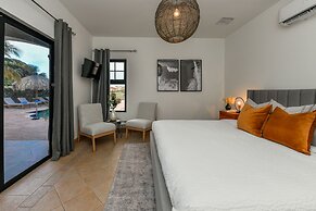 NEW Gorgeous Listing With Hot Tub& Golf Course View! in Tierra del Sol