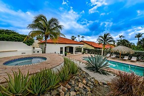 NEW Gorgeous Listing With Hot Tub& Golf Course View! in Tierra del Sol