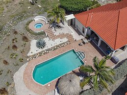 NEW Gorgeous Listing With Hot Tub& Golf Course View! in Tierra del Sol