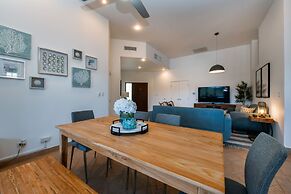 NEW Gorgeous Listing With Hot Tub& Golf Course View! in Tierra del Sol