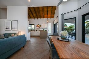 NEW Gorgeous Listing With Hot Tub& Golf Course View! in Tierra del Sol