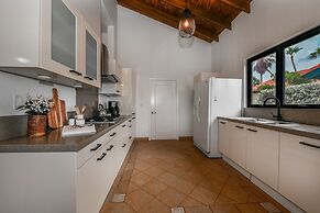 NEW Gorgeous Listing With Hot Tub& Golf Course View! in Tierra del Sol