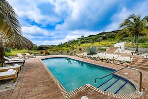 NEW Gorgeous Listing With Hot Tub& Golf Course View! in Tierra del Sol