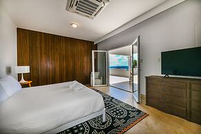 Beach Front Luxury Villa! Boca Catalina Malmok!