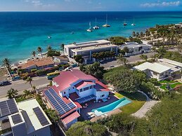 Beach Front Luxury Villa! Boca Catalina Malmok!