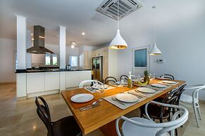 Beach Front Luxury Villa! Boca Catalina Malmok!