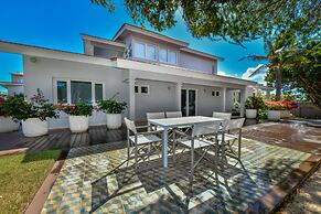 Beach Front Luxury Villa! Boca Catalina Malmok!