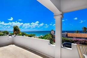 Beach Front Luxury Villa! Boca Catalina Malmok!