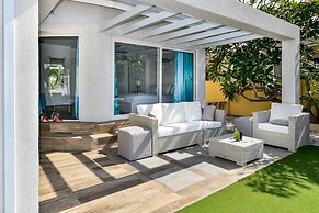 Ocean View! Fully Renovated Villa, Private Pool!