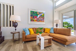 Ocean View! Fully Renovated Villa, Private Pool!