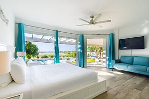 Ocean View! Fully Renovated Villa, Private Pool!