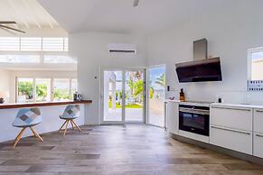 Ocean View! Fully Renovated Villa, Private Pool!