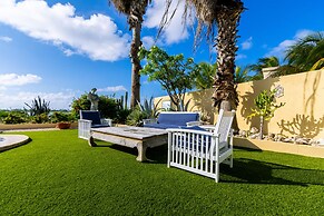 Ocean View! Fully Renovated Villa, Private Pool!