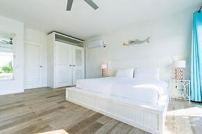 Ocean View! Fully Renovated Villa, Private Pool!