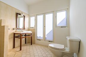 Ocean View! Fully Renovated Villa, Private Pool!