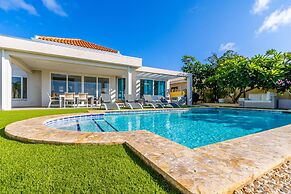 Ocean View! Fully Renovated Villa, Private Pool!