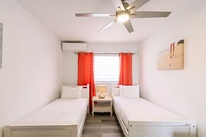 Ocean View! Fully Renovated Villa, Private Pool!