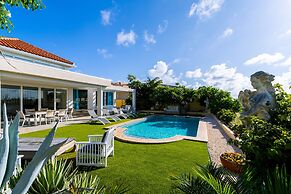 Ocean View! Fully Renovated Villa, Private Pool!